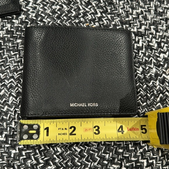 Men’s black Michael Kors pebbled leather wallet - Picture 2 of 11